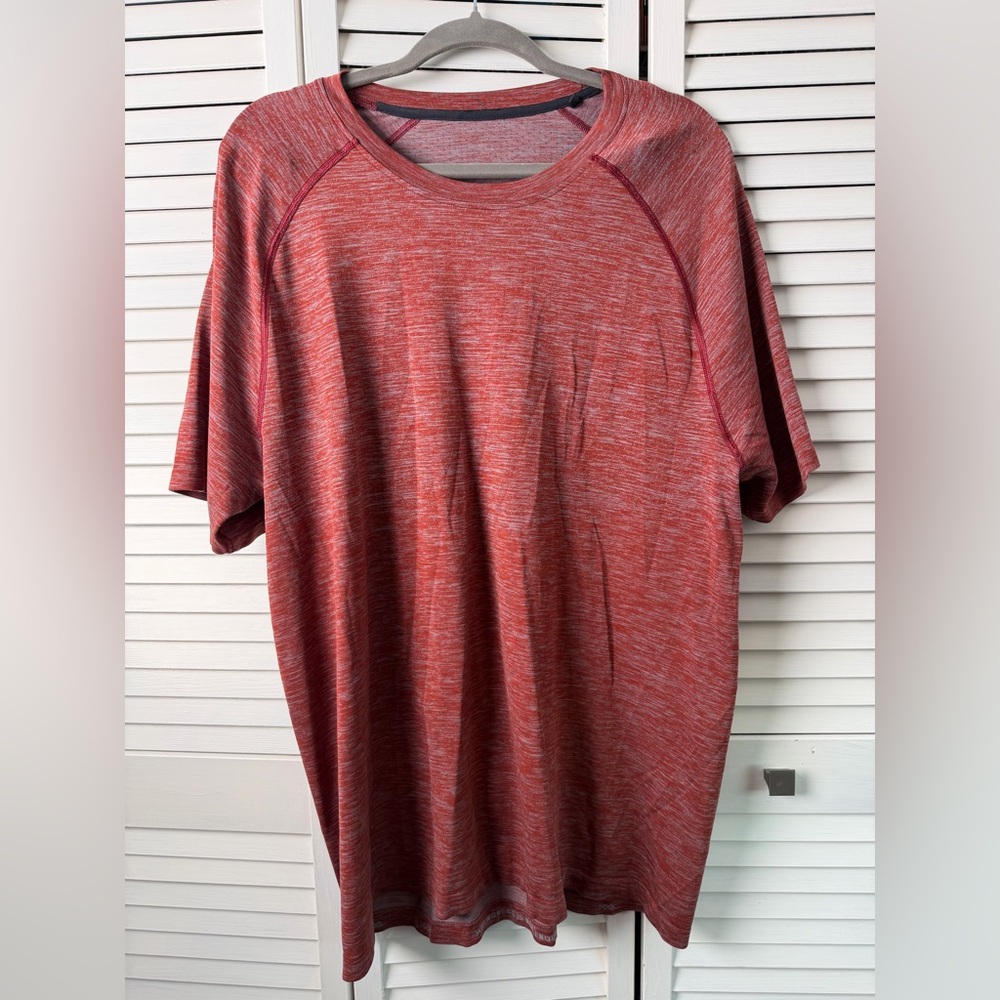 RHONE Men's Short Sleeve Red Heathered Tee